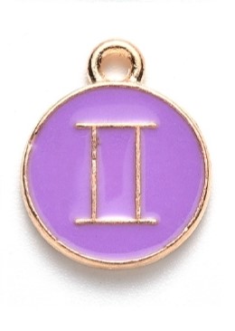Kovový prívesok podľa znamenia -Blíženecr,fialový, 15x12x2 mm