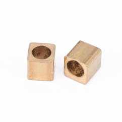 Mosazný oddělovač krychle - zlatá, 2,5x2,5 mm