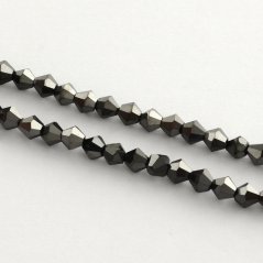 Broušené skleněné korálky, pokovené, šedé, 4 mm