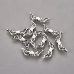 Kovový oddeľovač krídla so srdiečkom, strieborné, 20x7mm