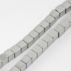 Szintetikus hematit, nem mágneses - gyöngy, platina, 2x2 mm