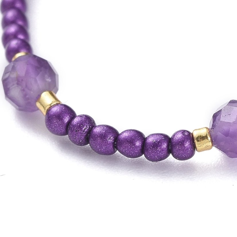 Dárková karta pro paní učitelku se šnůrkovým náramkem s ametystem a skleněnými korálky