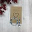 Geschenkkarte mit Armband und Schlüsselanhänger aus Chalcedon, Howlith und Opalit - ein Geschenk zum Valentinstag