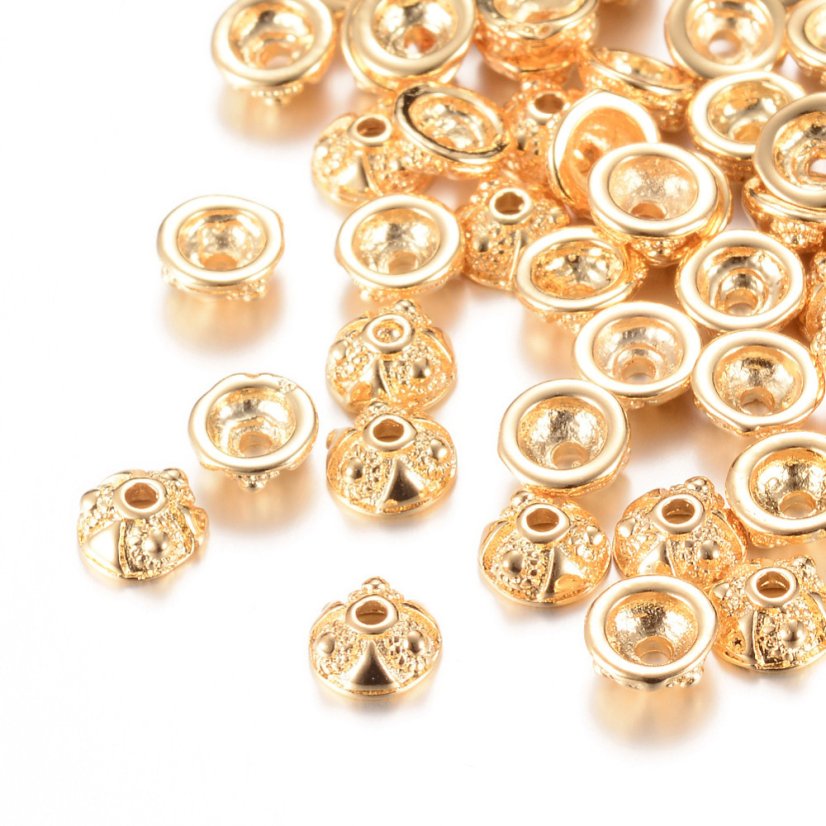 Mosazný kaplík, zlatý, 6x2,5 mm