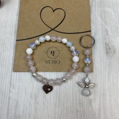 Geschenkkarte mit Armband und Schlüsselanhänger aus Rosenquarz, Opalit und Howlith - ein Geschenk zum Valentinstag