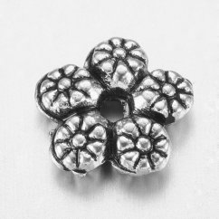 Kovový kaplík "mini kytička" 7x7x2mm