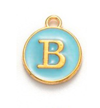 Fém medál B betűvel, türkiz, 14x12x2 mm