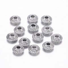 Kovový oddeľovač strieborný 5x3 mm prievlak 1,5 mm