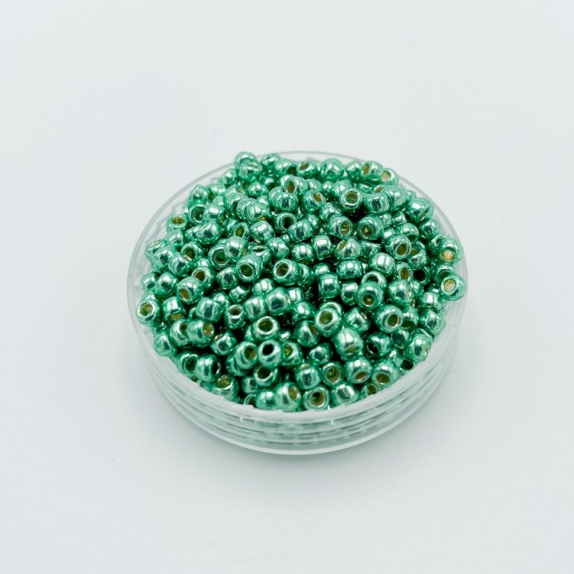 TOHO Round, 8/0, PF588, PermaFinish - Galvanized Spring Green, maggyöngyök