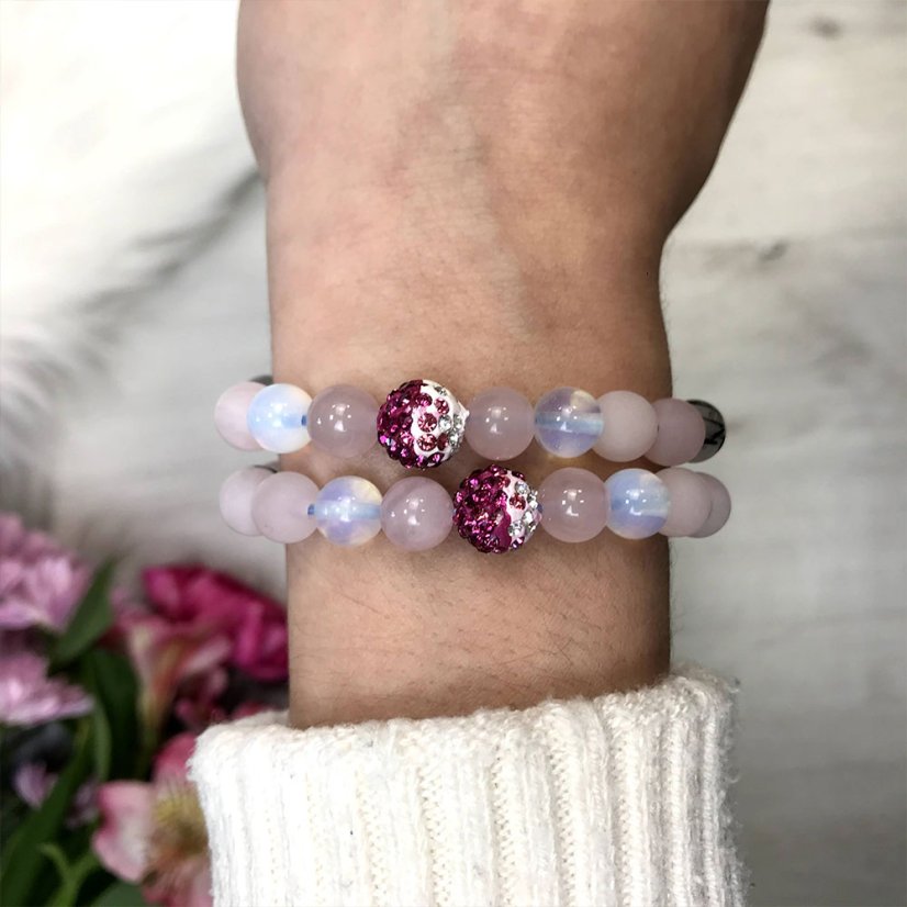 Rodinný náramek z růženínu, opalitu a křemenu s kuličkou