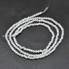 Prírodný mesačný kameň - korálky, brúsené,  biele, 2 mm