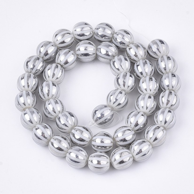 Bevont üveggyöngyök, világos szürke csík, 8mm