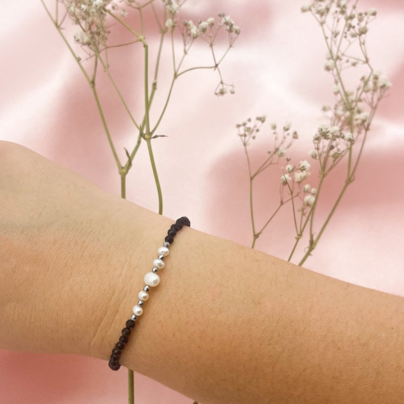 Set náramku a náušnic z onyxu, říčních perel a hematitu