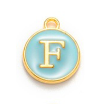 Fém medál F betűvel, türkiz, 14x12x2 mm