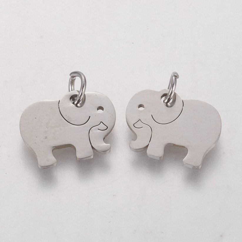 Fém függő elefánt, ezüst -11x14x1mm