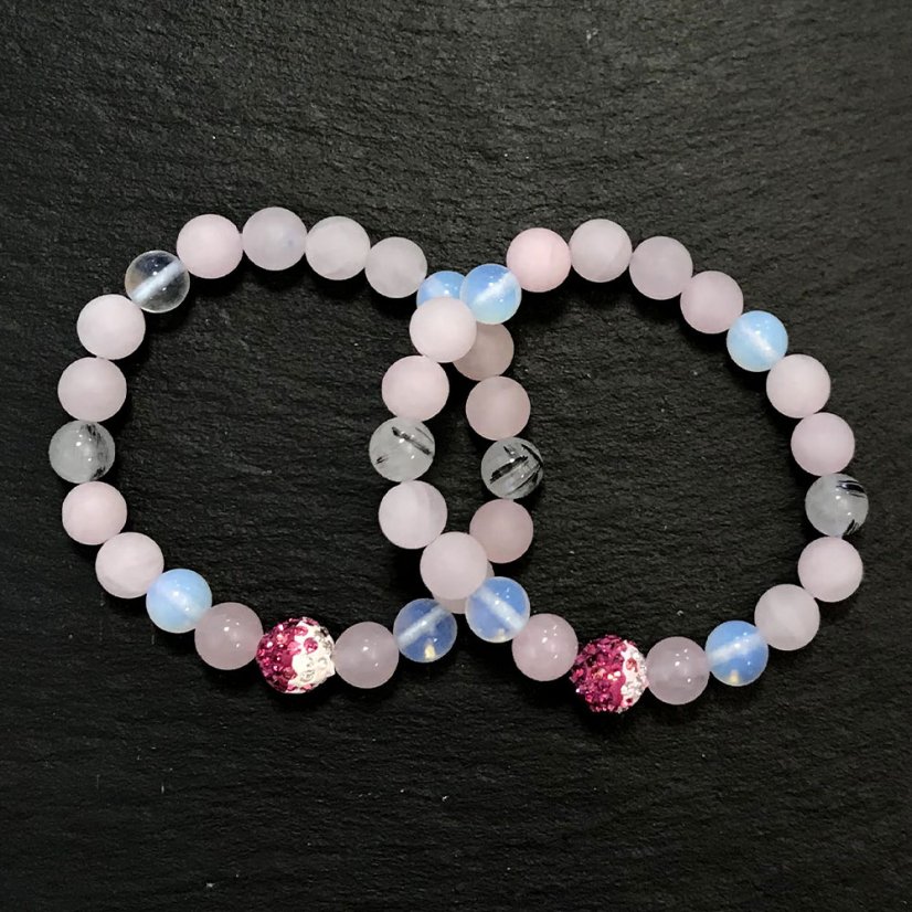 Rodinný náramek z růženínu, opalitu a křemenu s kuličkou