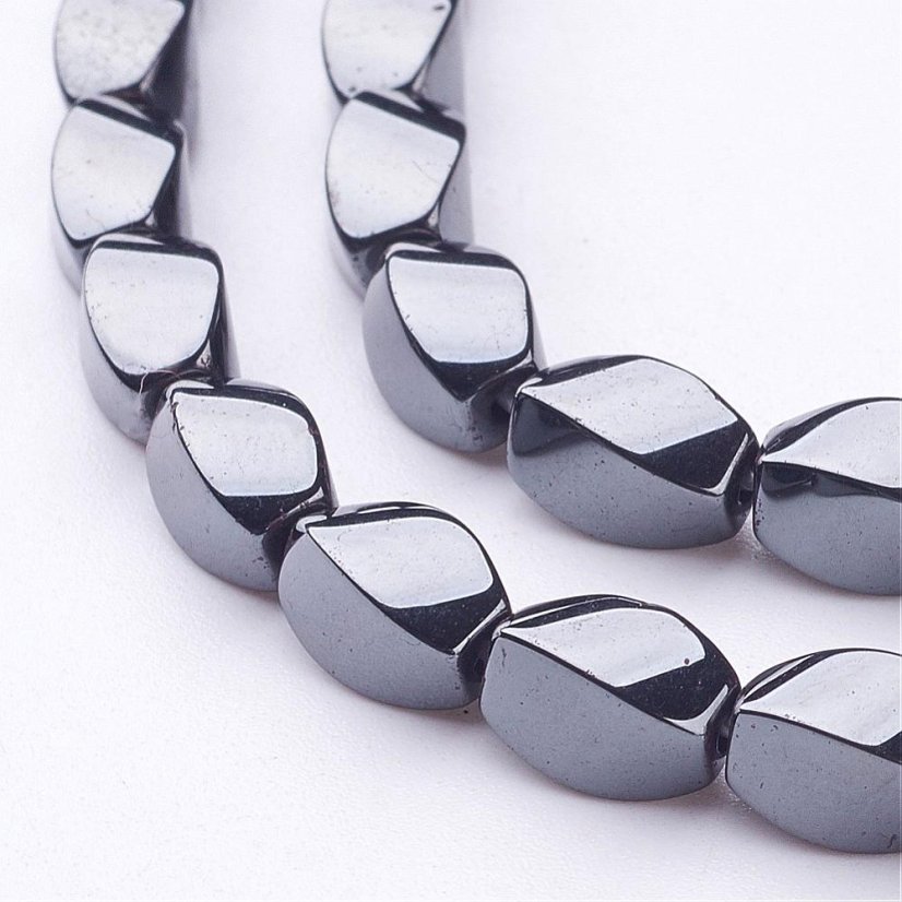 Szintetikus hematit - hullámos ovális,  8x5mm