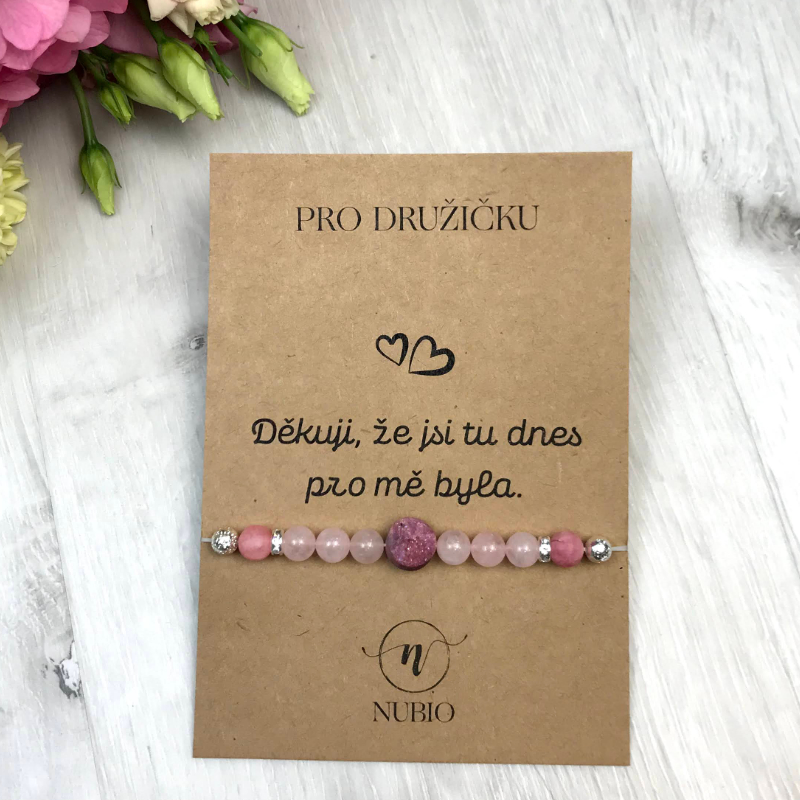 Dárková karta pro družičku - náramek z nefritu a růženínu s drůzou